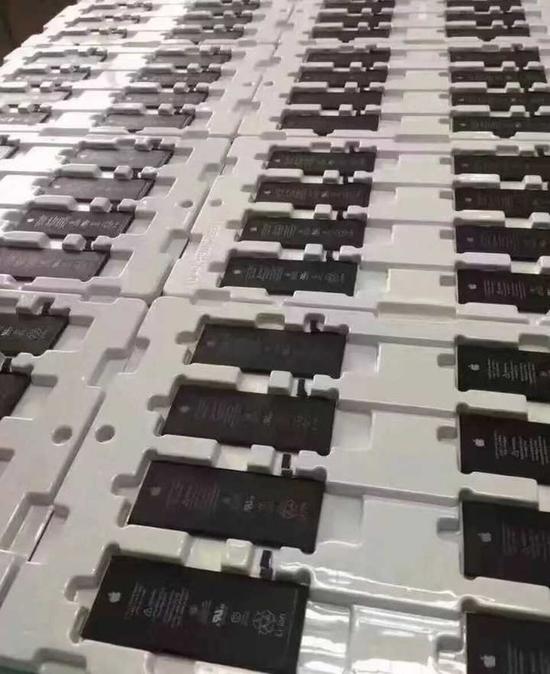 看著像不像官方原裝電池？