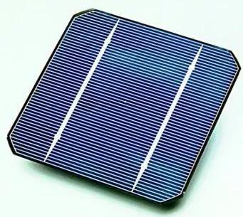 一種晶體硅太陽能電池面板。圖片來源：en.wikipedia.org