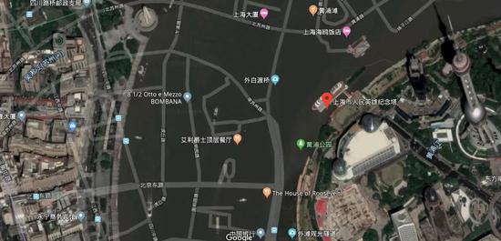 這些路…出現在了黃浦江里。emmm，人民英雄紀念碑附近出現時空扭曲了？